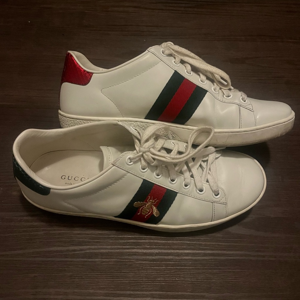 Gucci Ace Women’s Sneakers with Bee